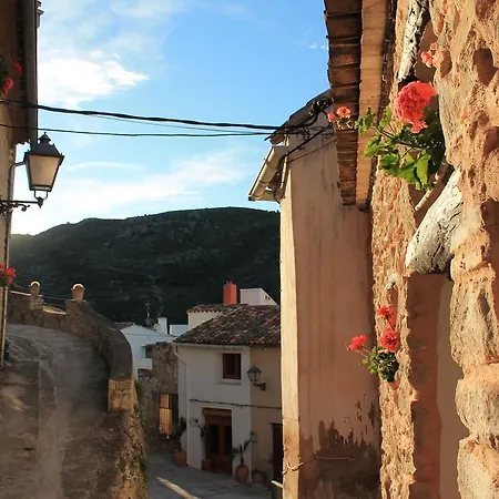Casa Rural El Castellot Bed & Breakfast