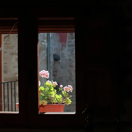 Casa Rural El Castellot Bed & Breakfast *